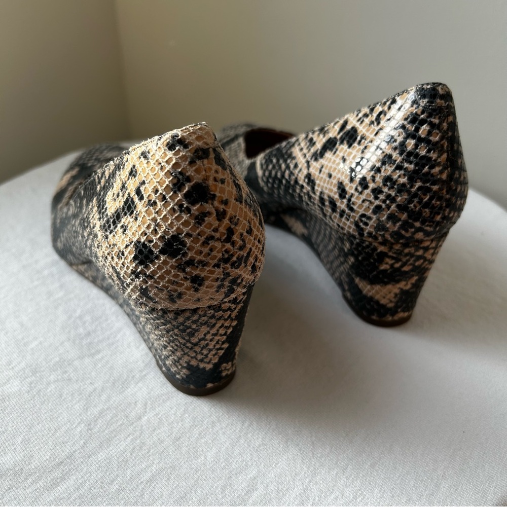 Vionic Snake-Print Wedge Pumps - Beige Black Size 7 - Picture 3 of 7